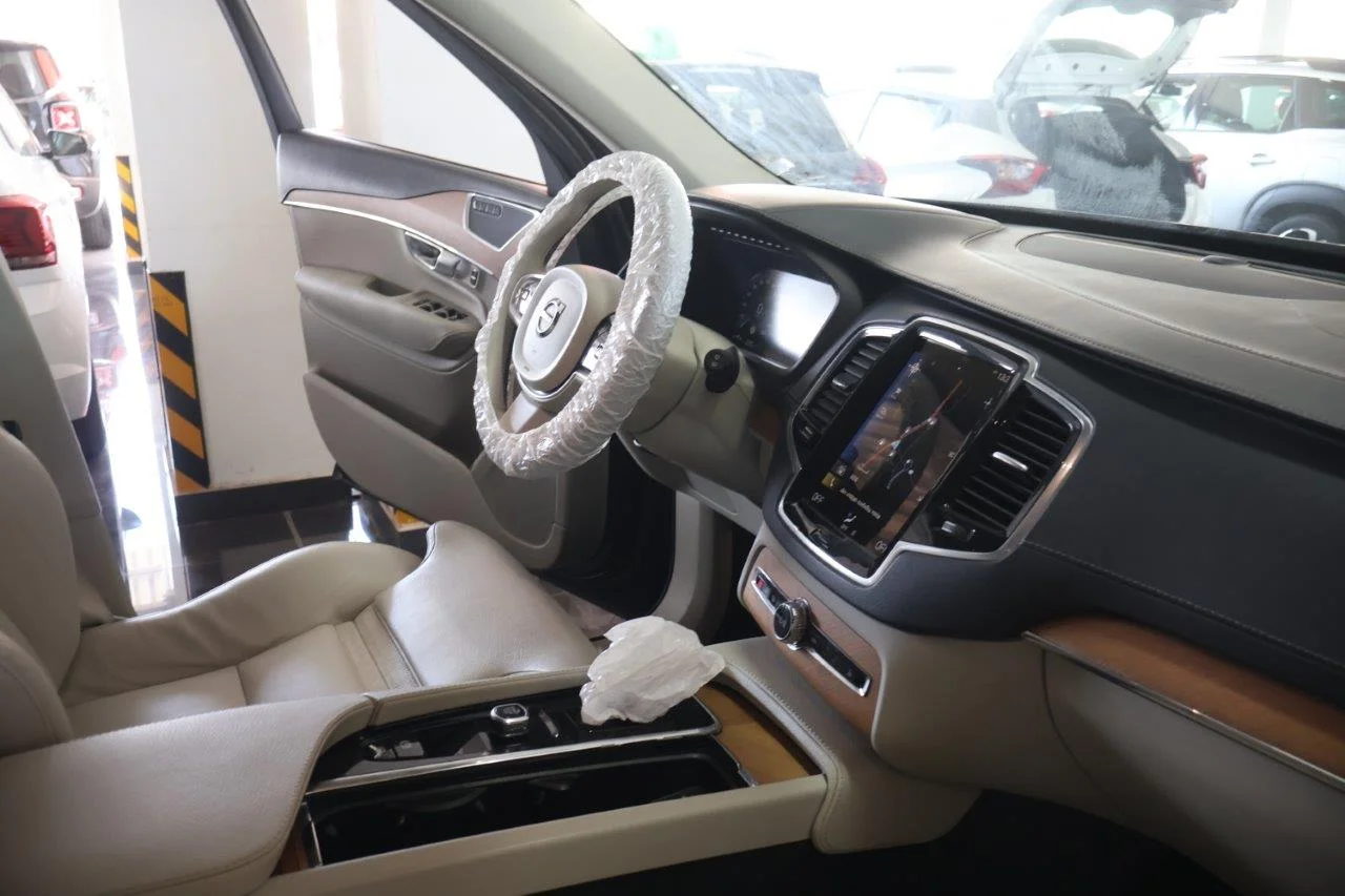 Volvo XC 90 - View model 36