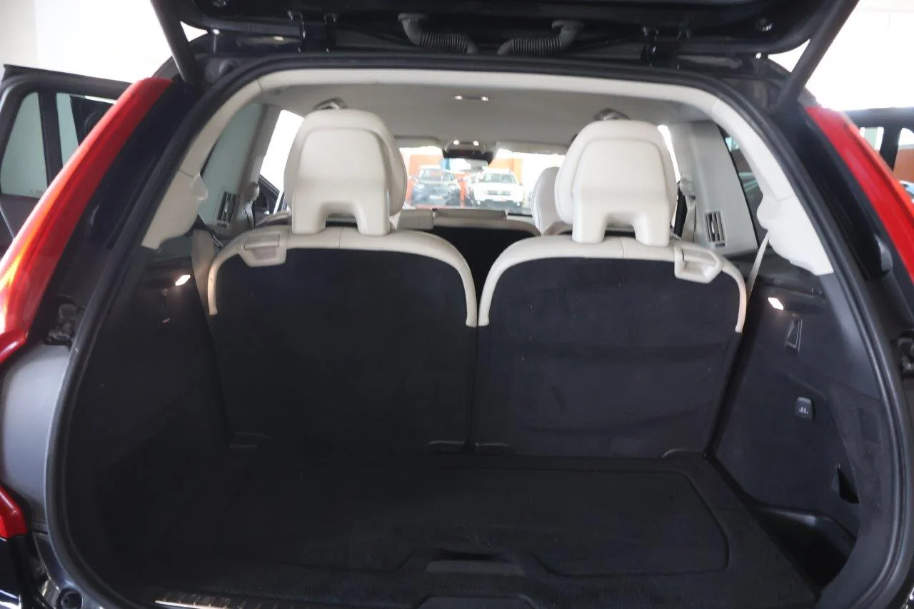 Volvo XC 90 - View model 38