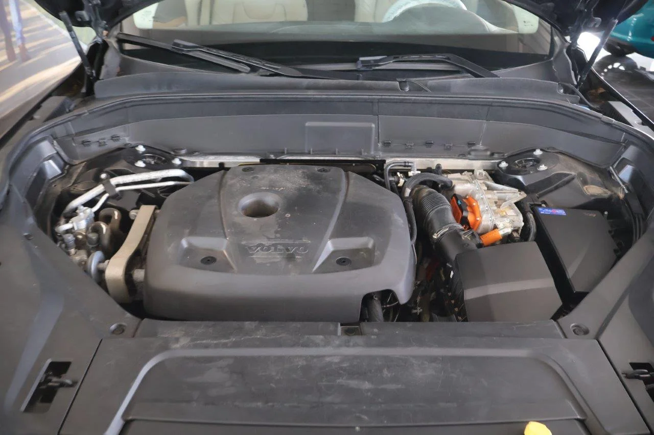 Volvo XC 90 - View model 40