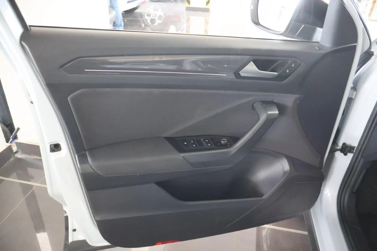 Volkswagen T-Roc - View model 26
