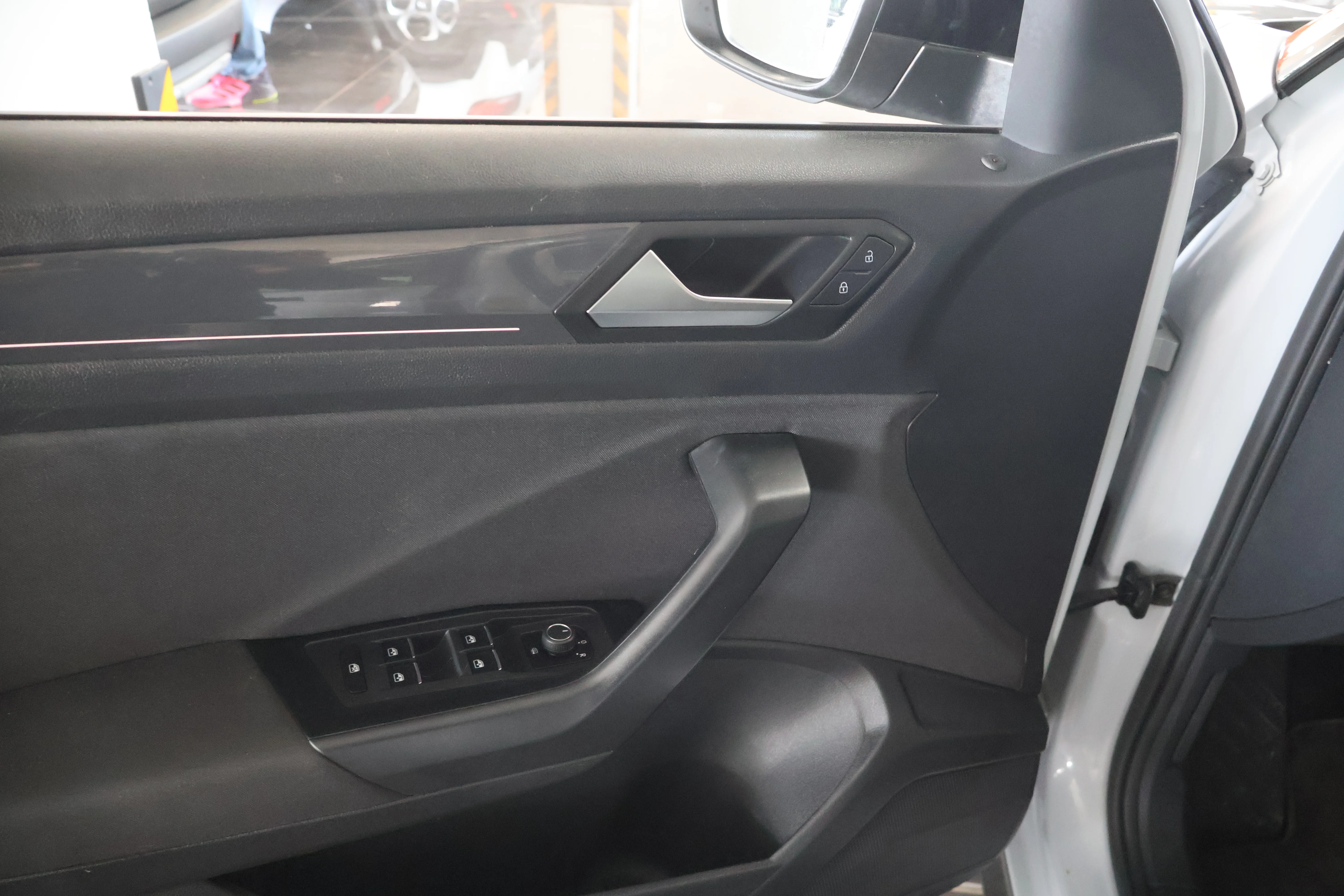Volkswagen T-Roc - View model 29