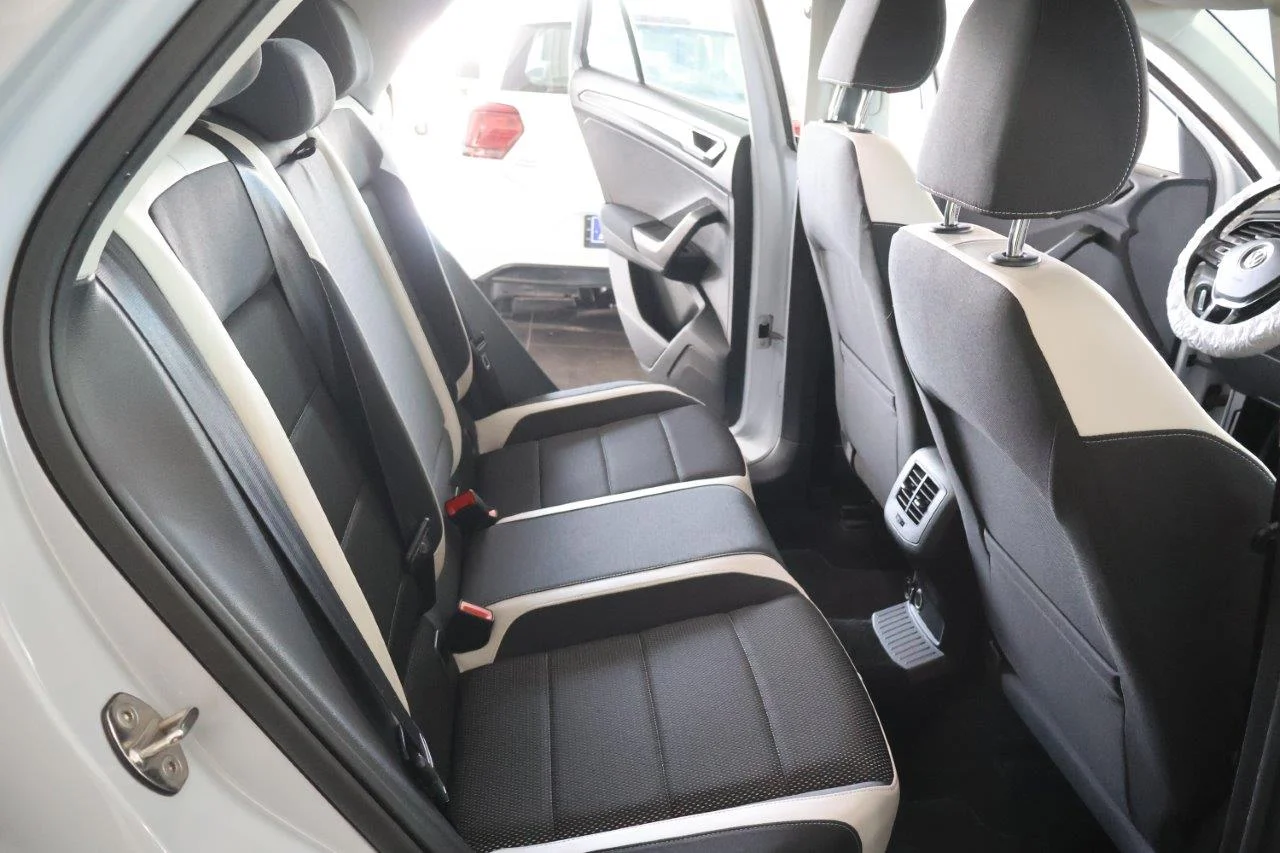 Volkswagen T-Roc - View model 33
