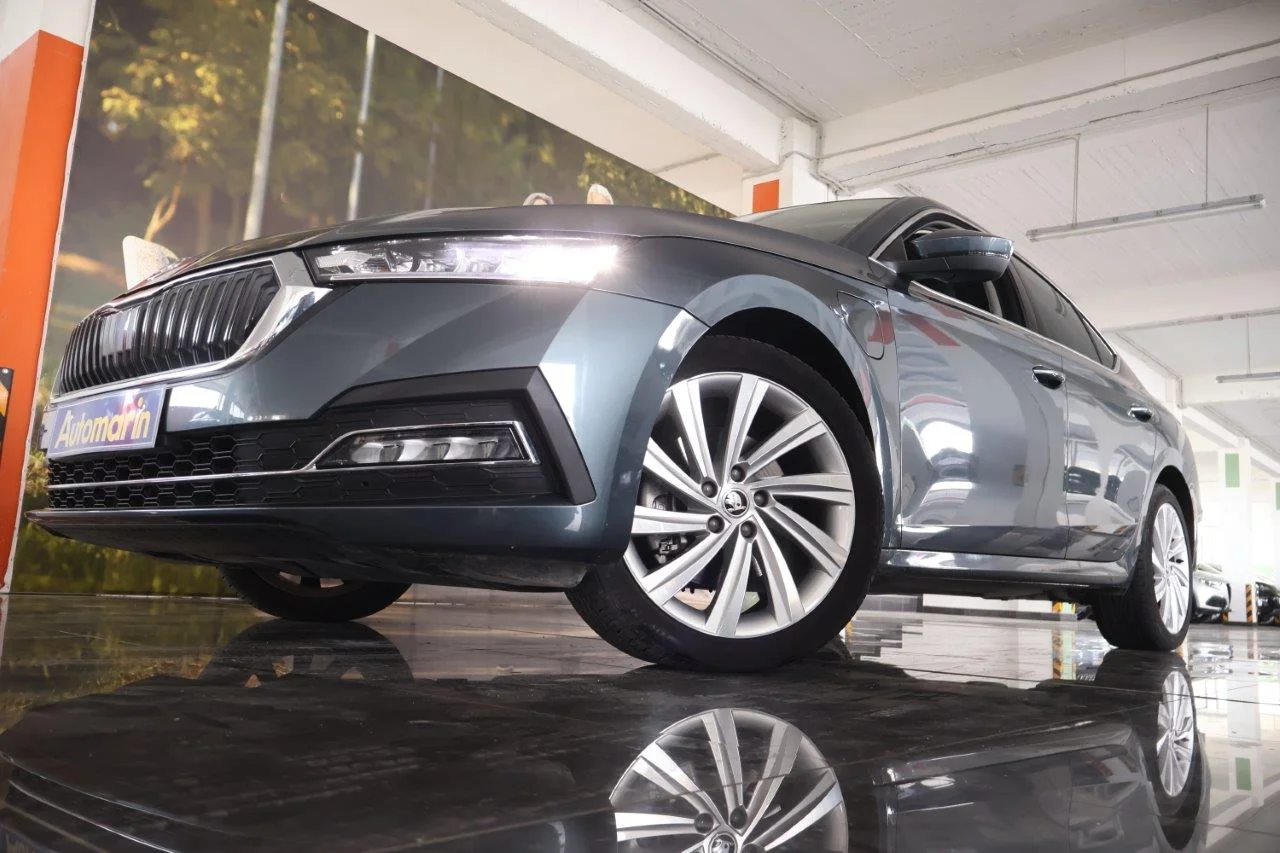View 2 - Skoda Octavia - 2021