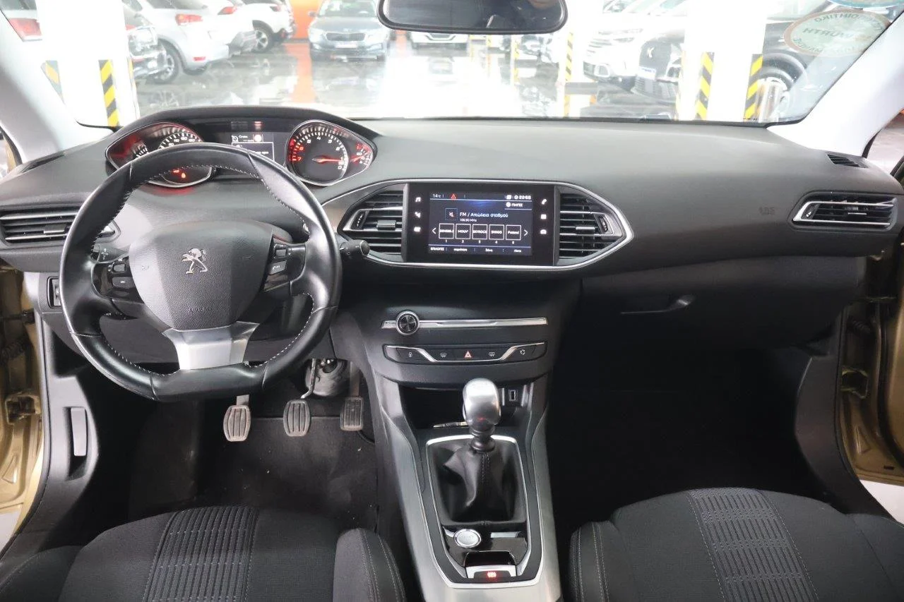 Peugeot 308 - View model 18