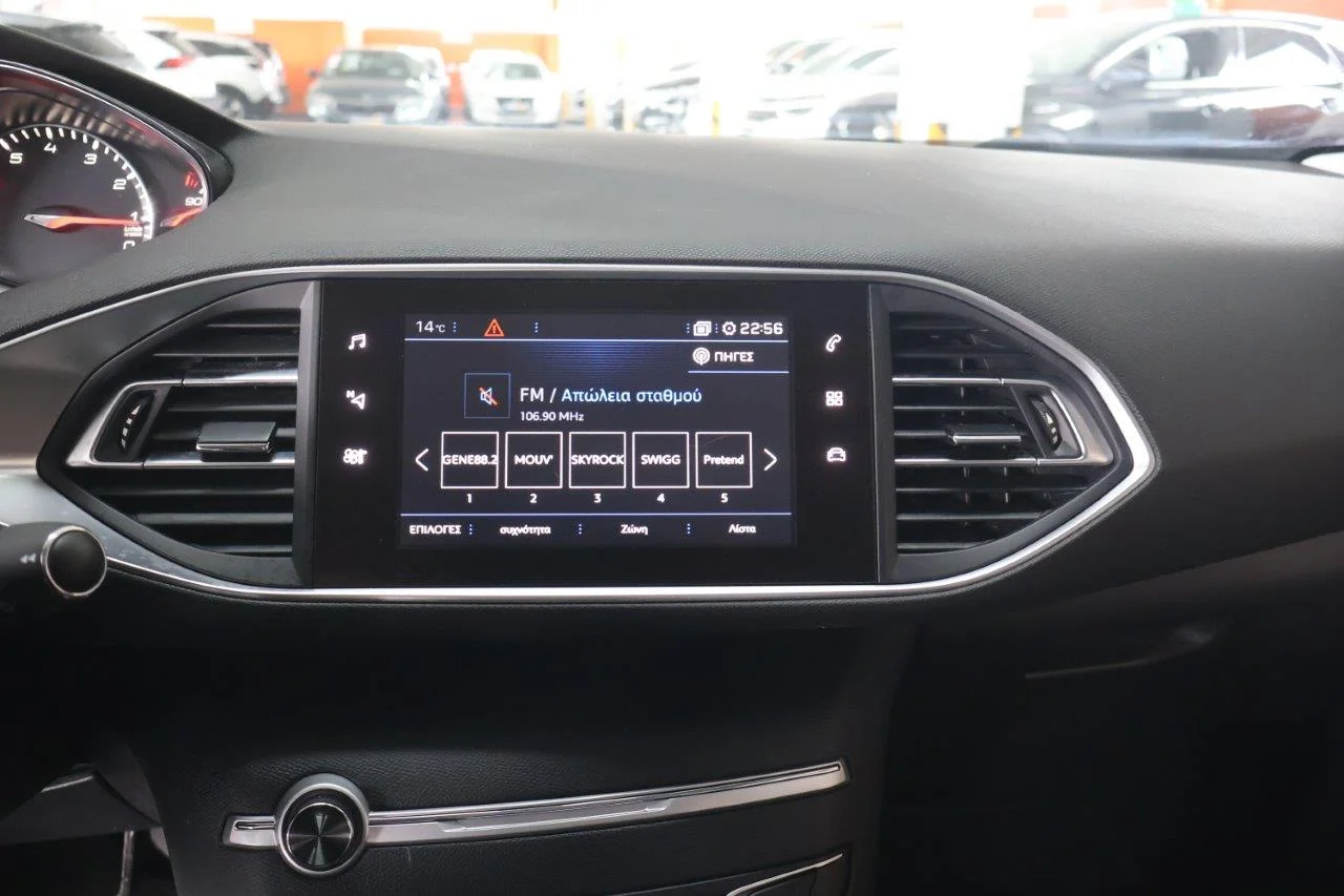 Peugeot 308 - View model 19