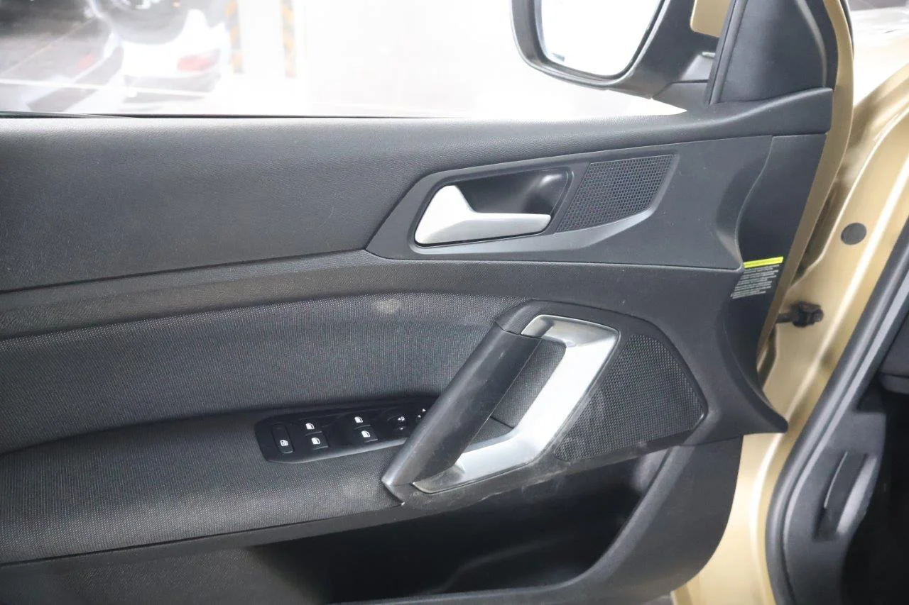 Peugeot 308 - View model 24