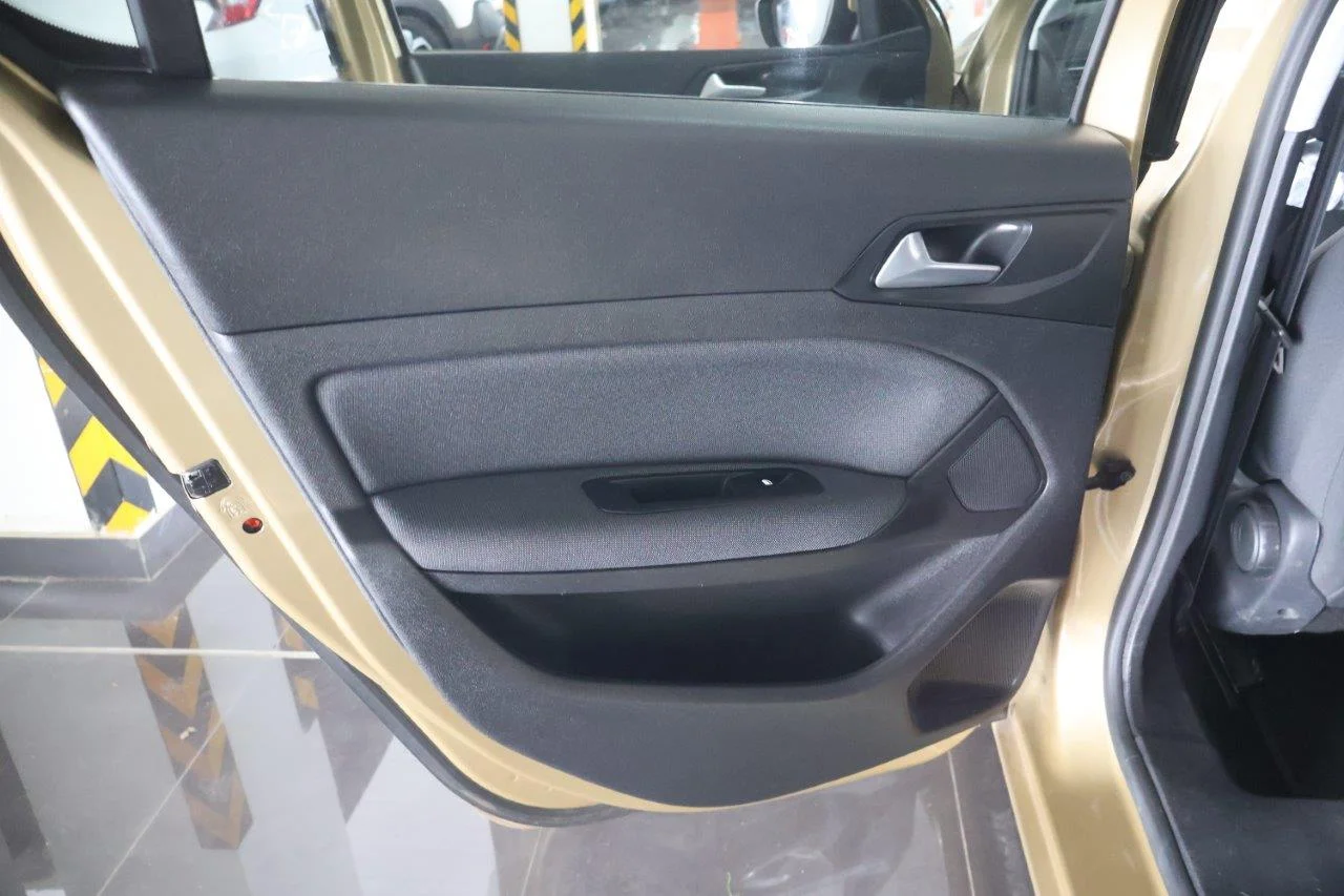 Peugeot 308 - View model 28