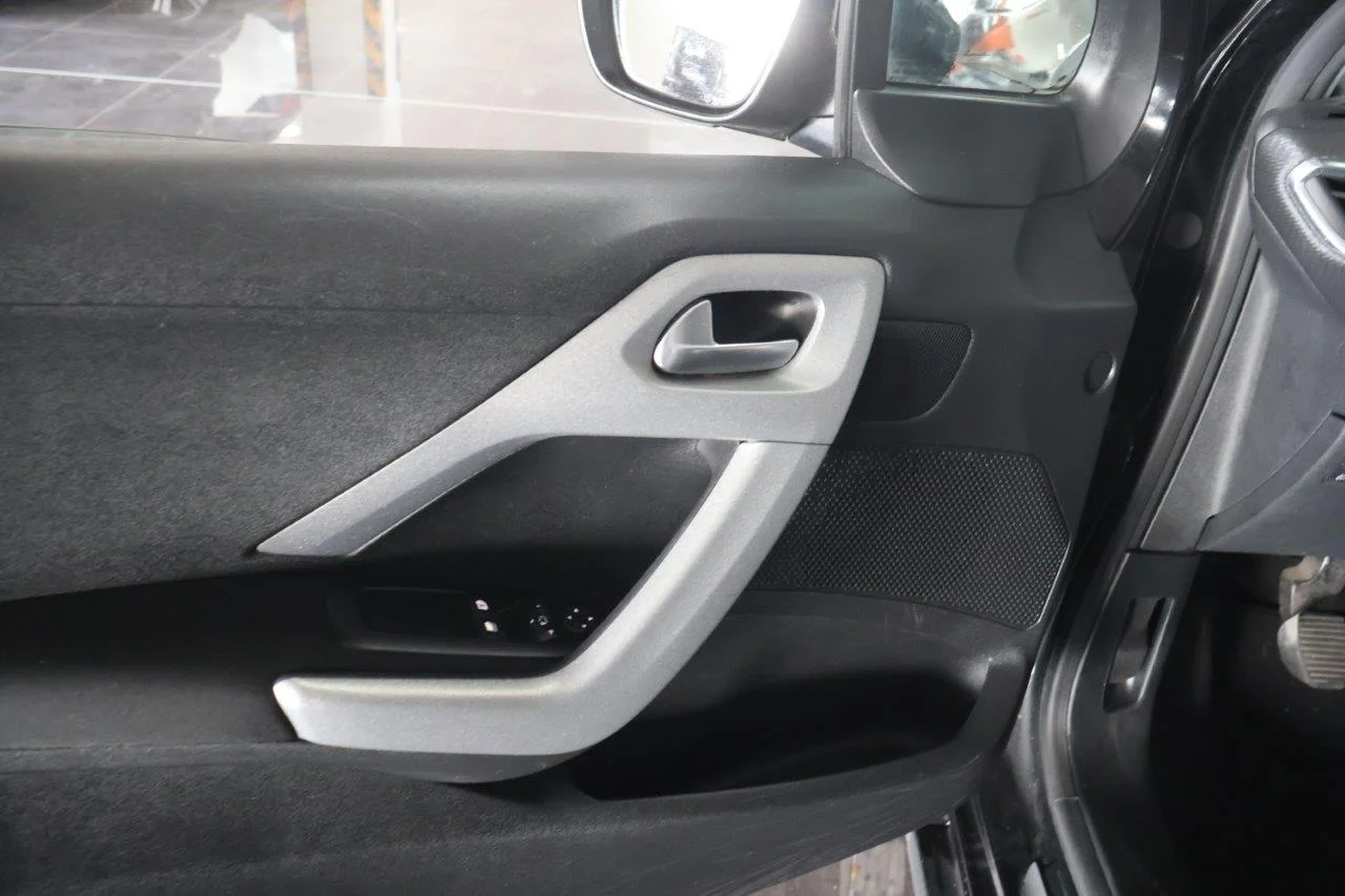 Peugeot 2008 - View model 25
