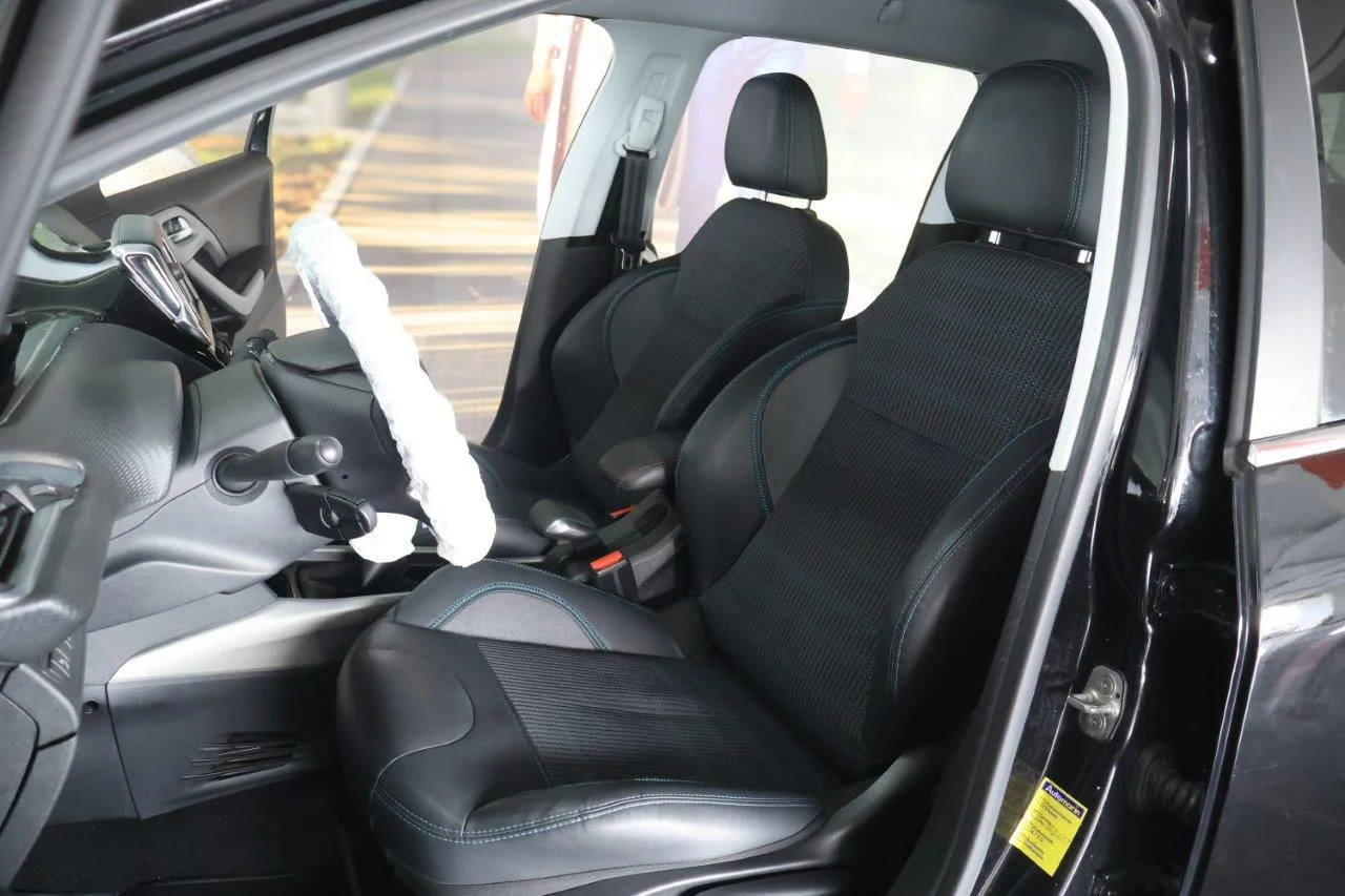Peugeot 2008 - View model 26