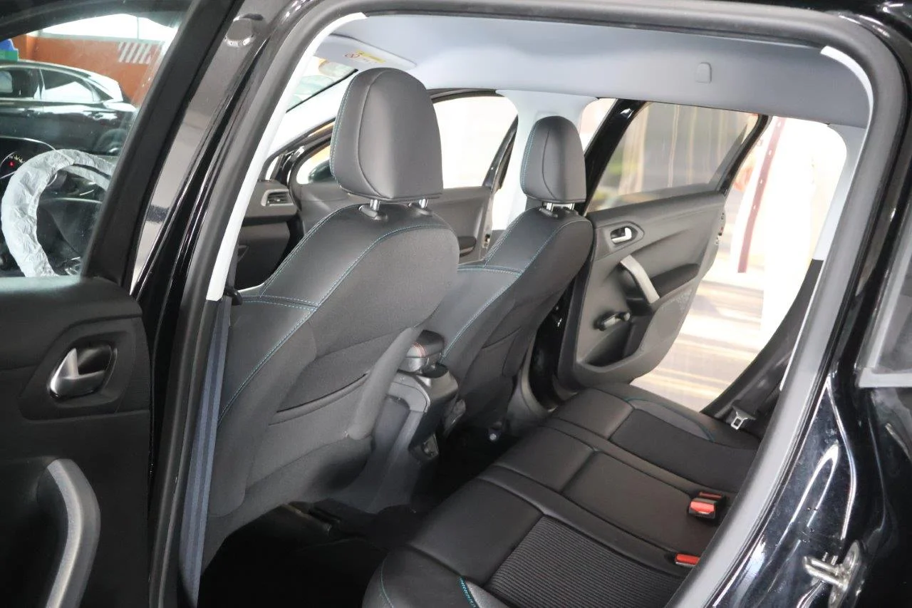 Peugeot 2008 - View model 27