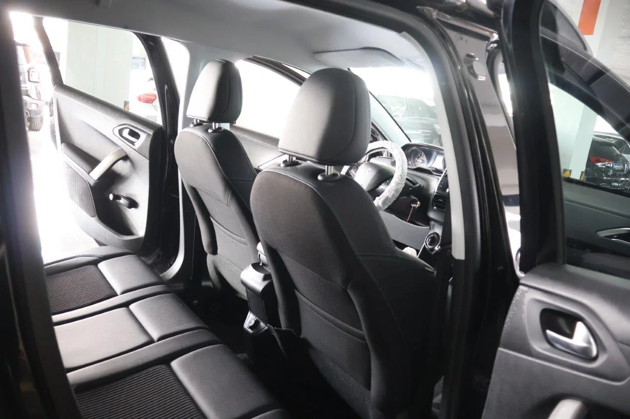Peugeot 2008 - View model 30
