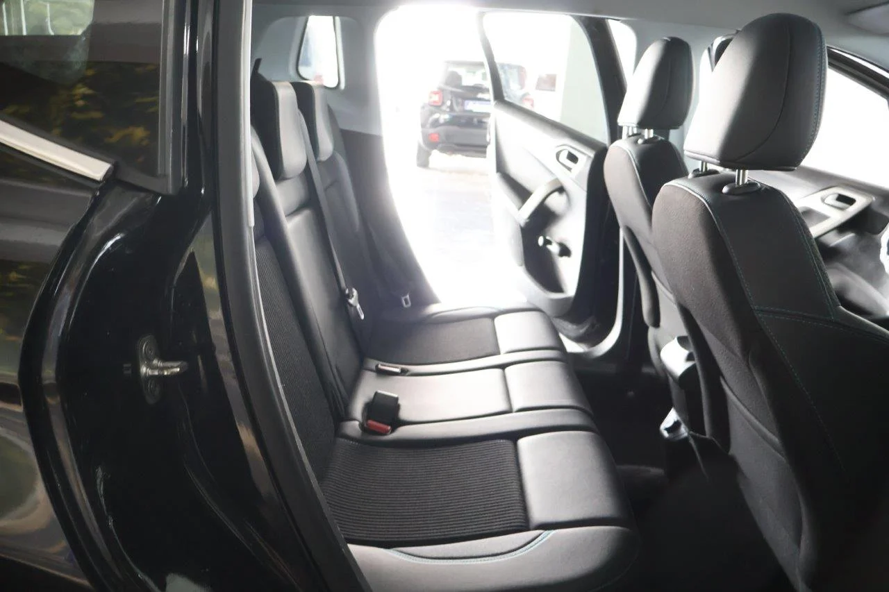 Peugeot 2008 - View model 31