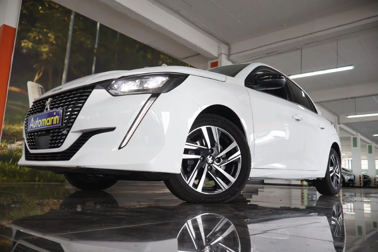 View 2 - Peugeot 208 - 2022