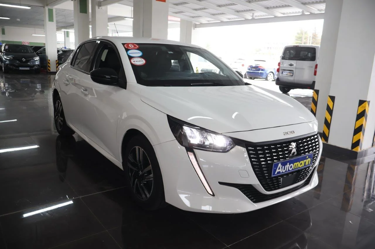 View 4 - Peugeot 208 - 2022