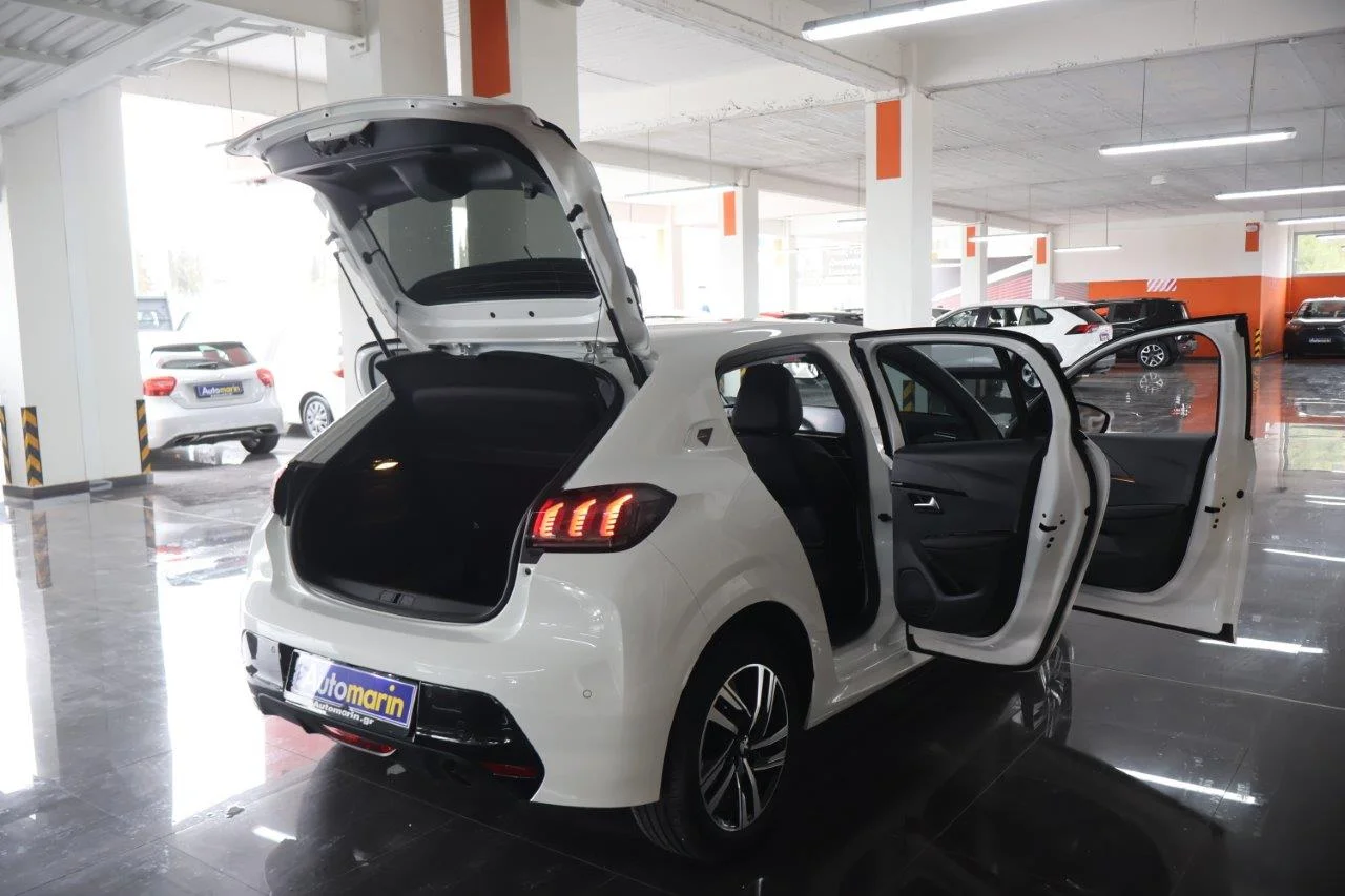 Peugeot 208 - View model 9