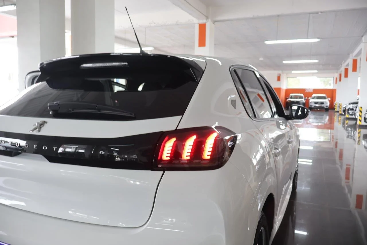 Peugeot 208 - View model 10