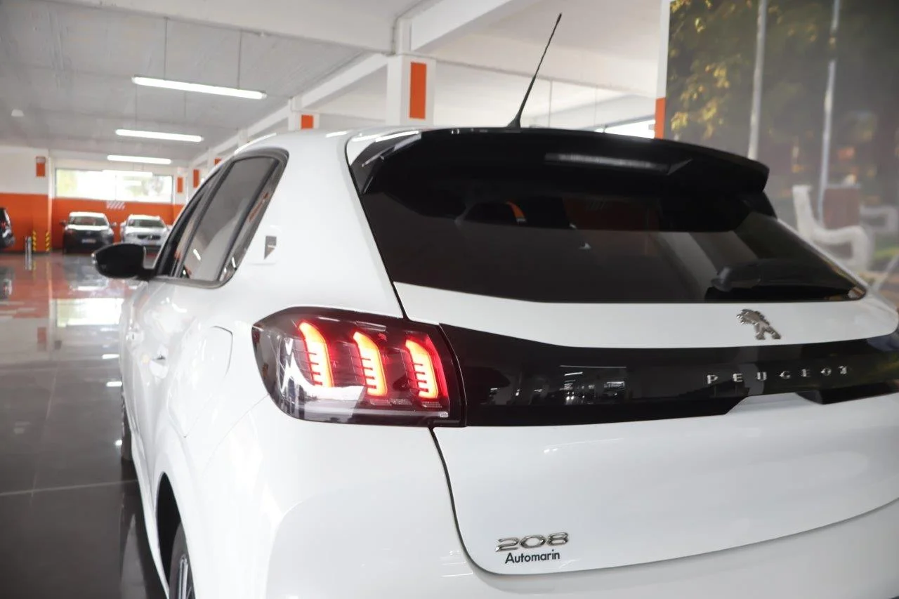 Peugeot 208 - View model 11