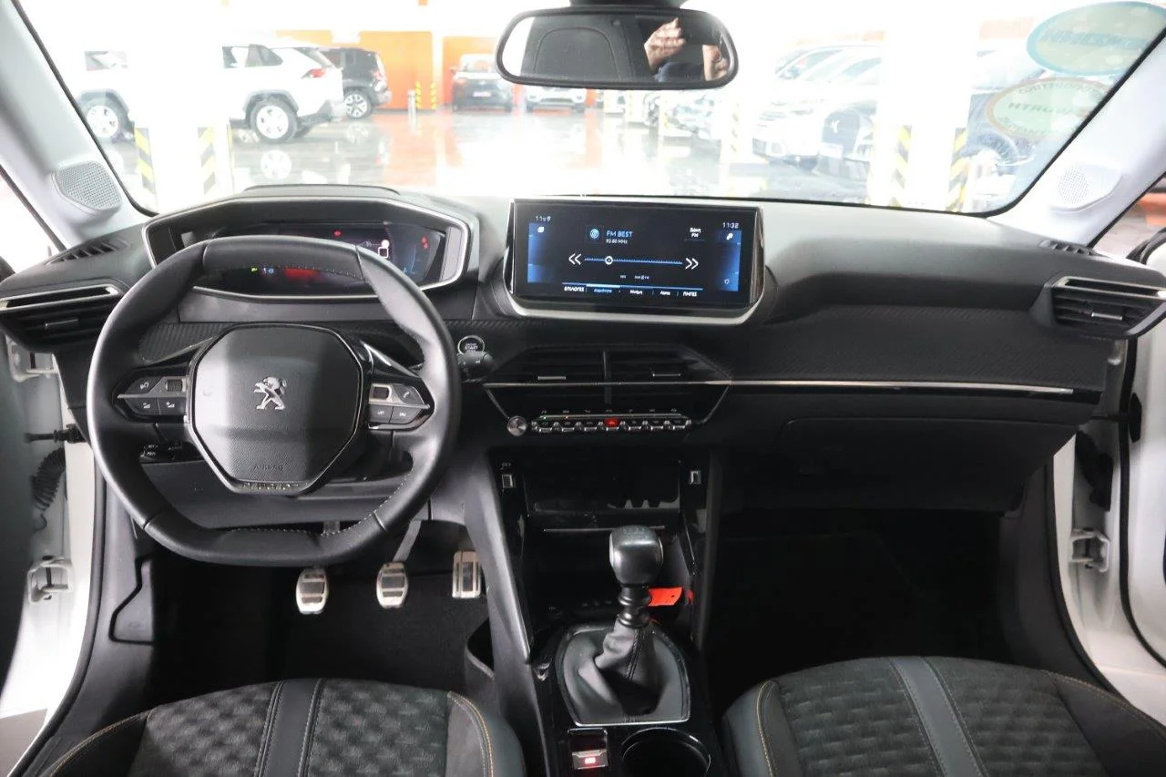 Peugeot 208 - View model 18