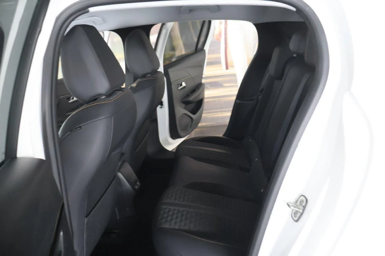 Peugeot 208 - View model 29