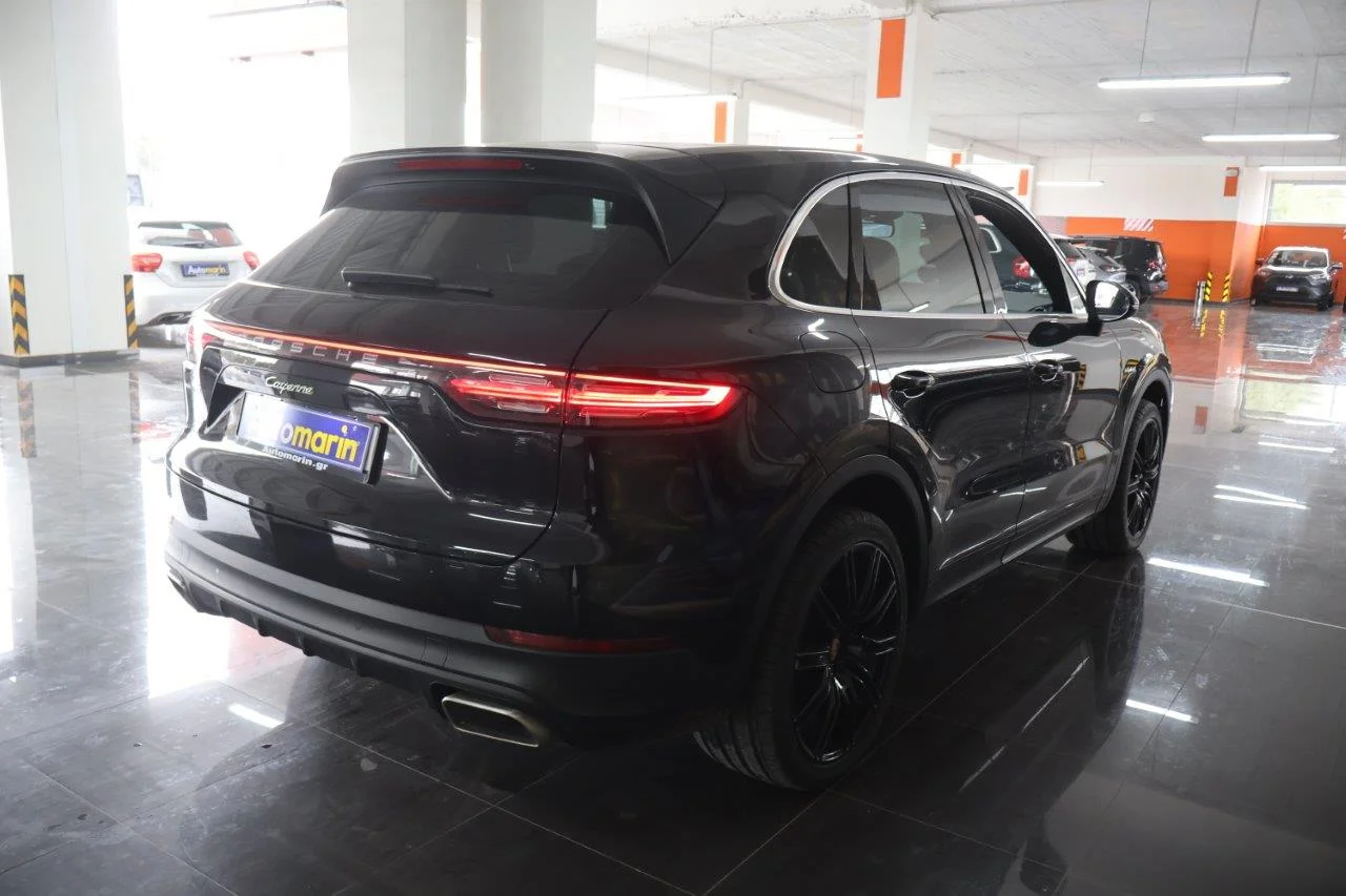 View 5 - Porsche Cayenne - 2022