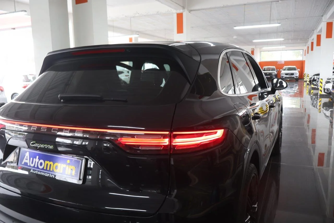 Porsche Cayenne - View model 10