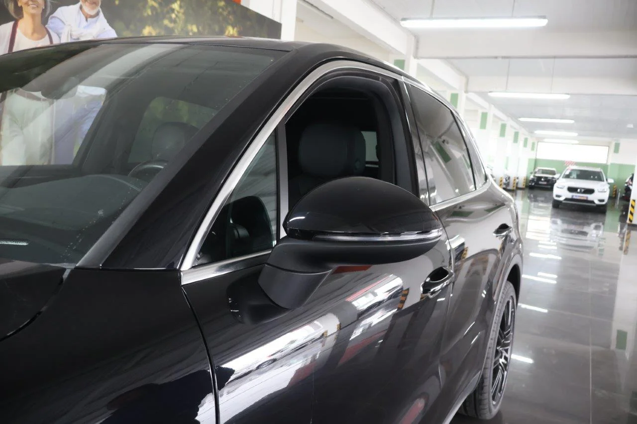 Porsche Cayenne - View model 13