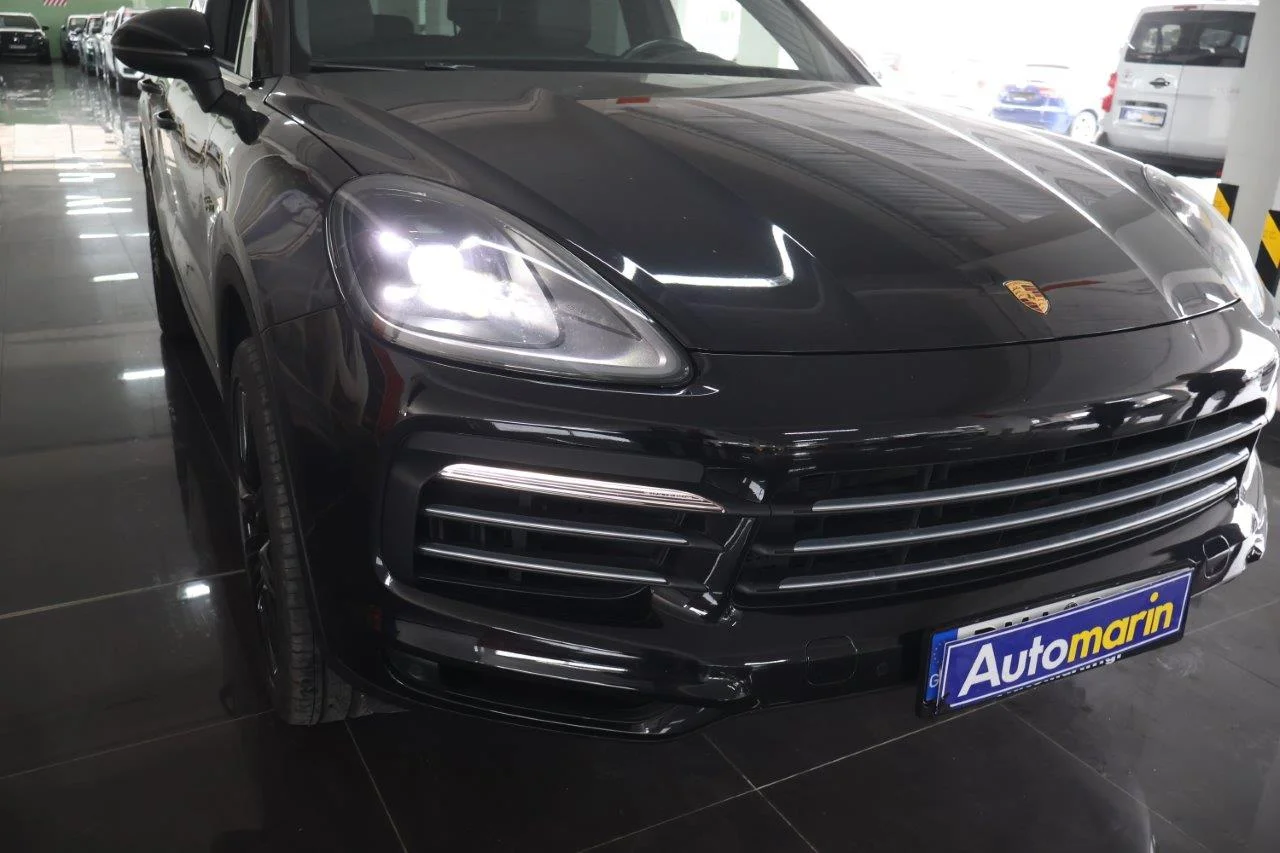 Porsche Cayenne - View model 16