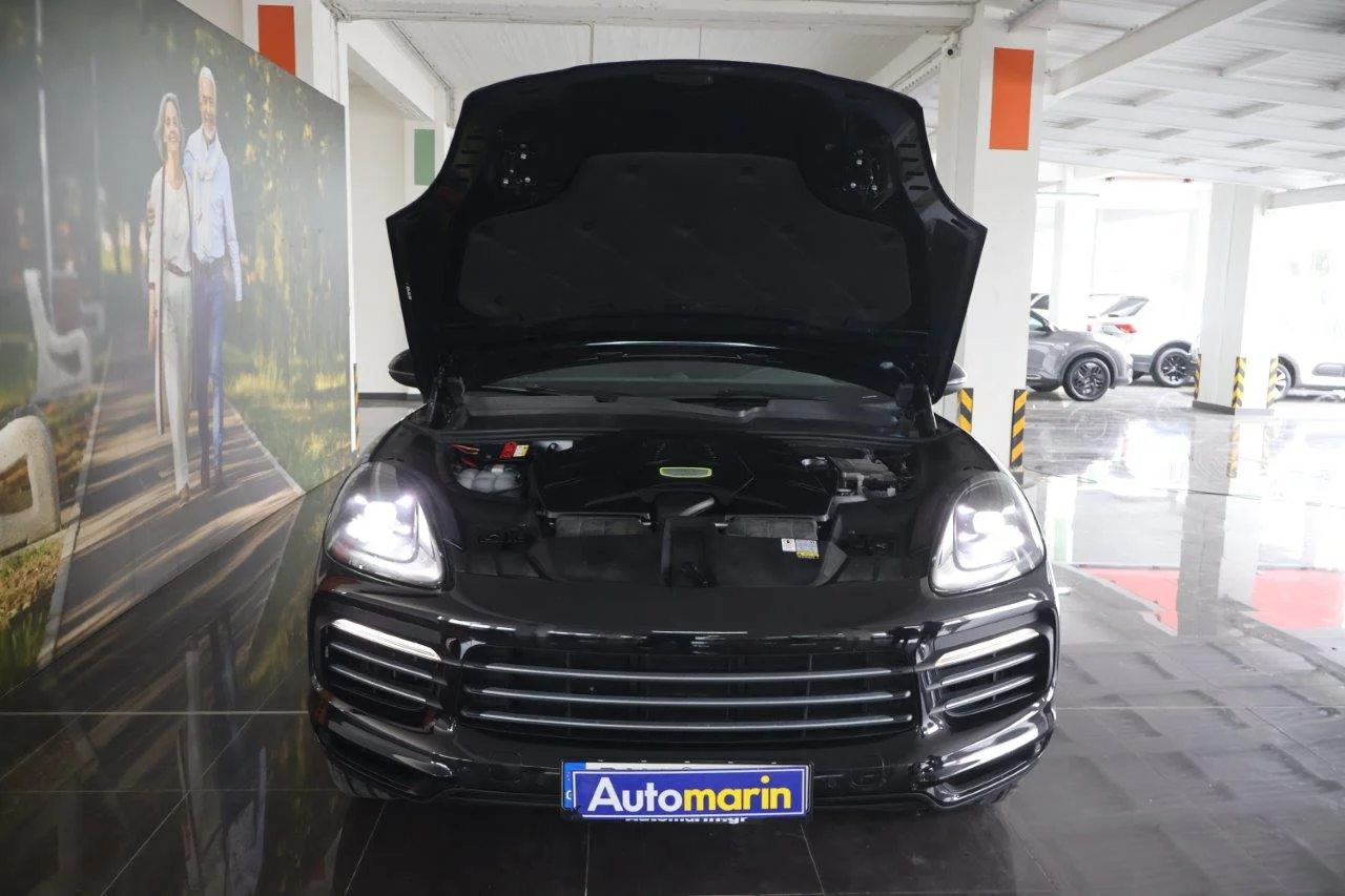 Porsche Cayenne - View model 17