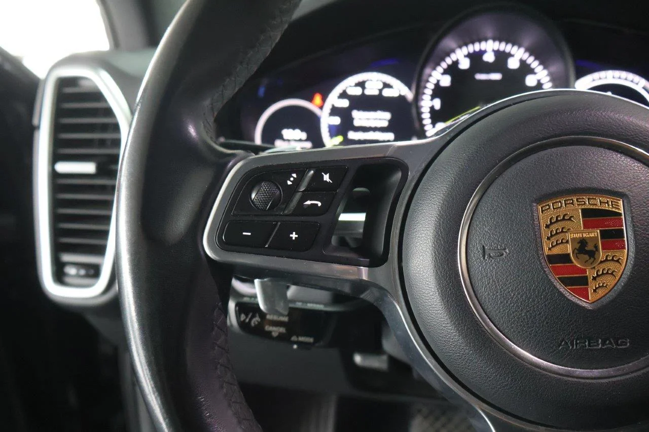 Porsche Cayenne - View model 20