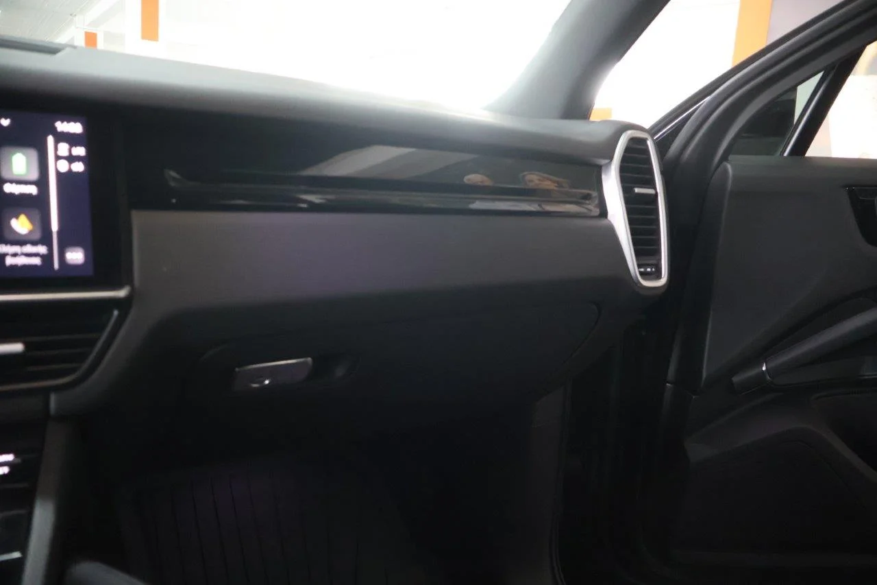Porsche Cayenne - View model 25