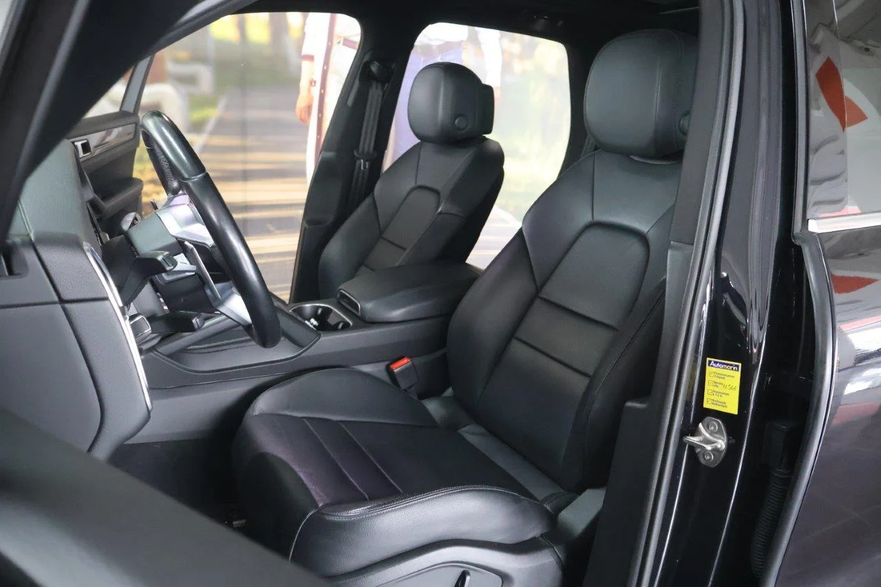 Porsche Cayenne - View model 31