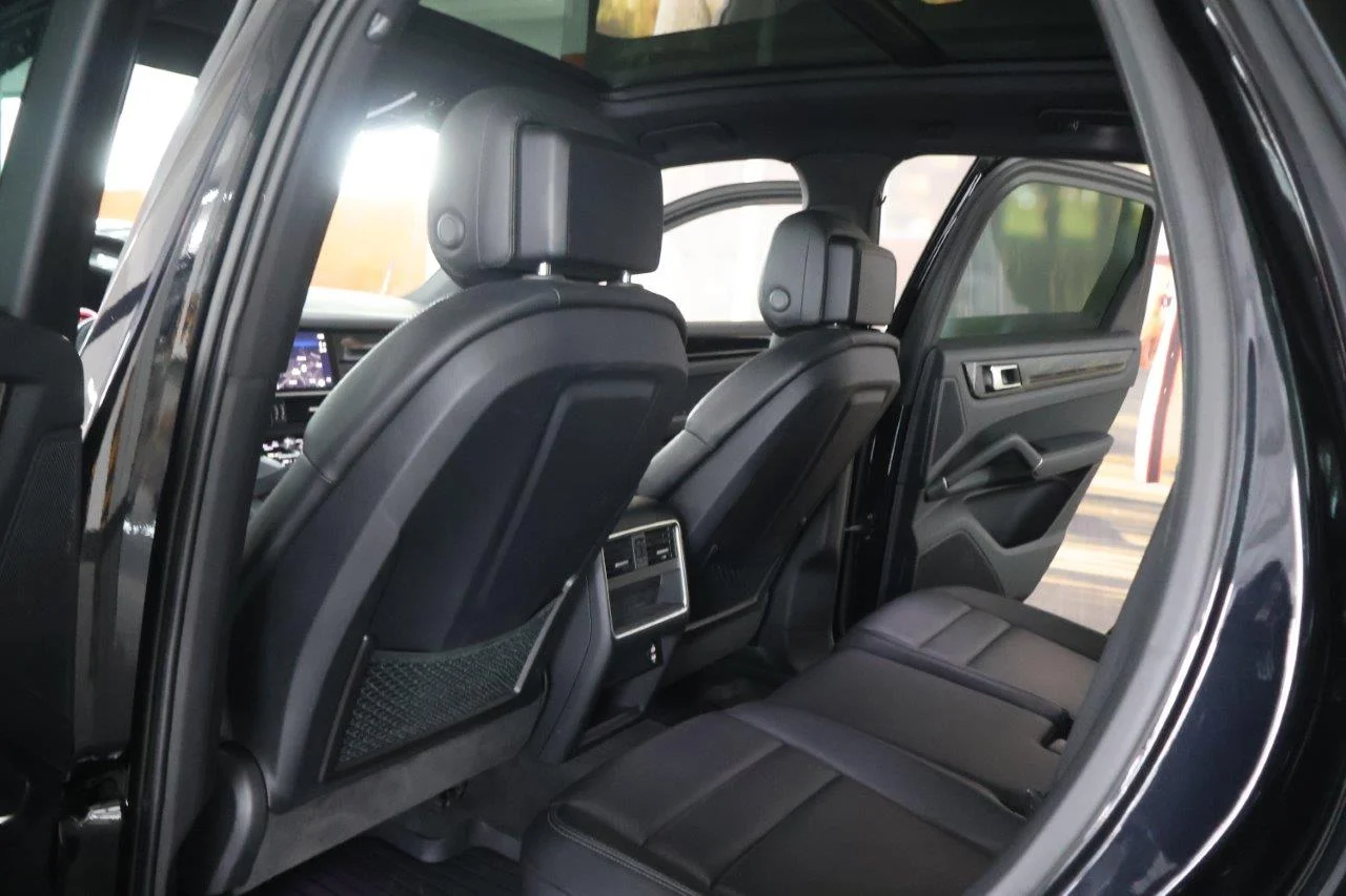 Porsche Cayenne - View model 34