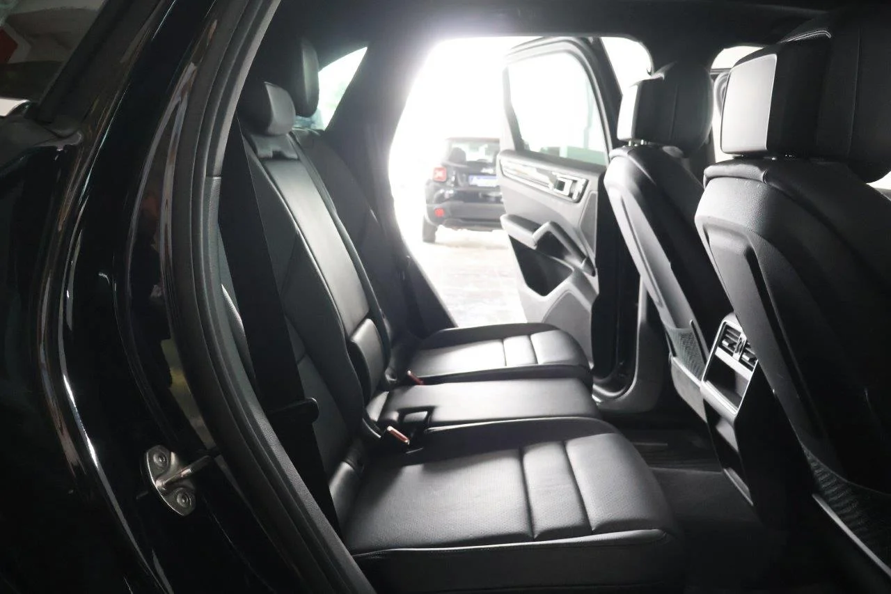 Porsche Cayenne - View model 39