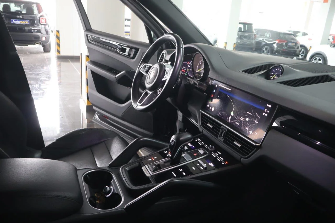 Porsche Cayenne - View model 42