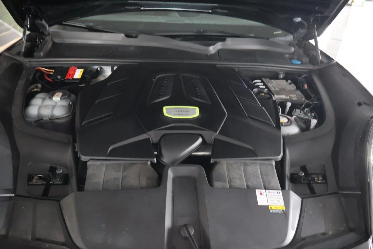 Porsche Cayenne - View model 45