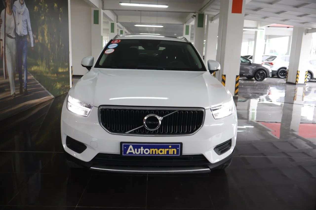View 3 - Volvo XC40 - 2021