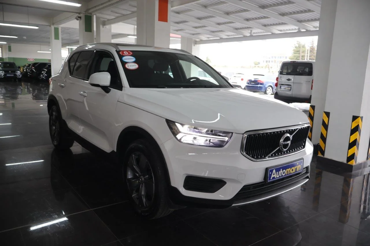 View 4 - Volvo XC40 - 2021