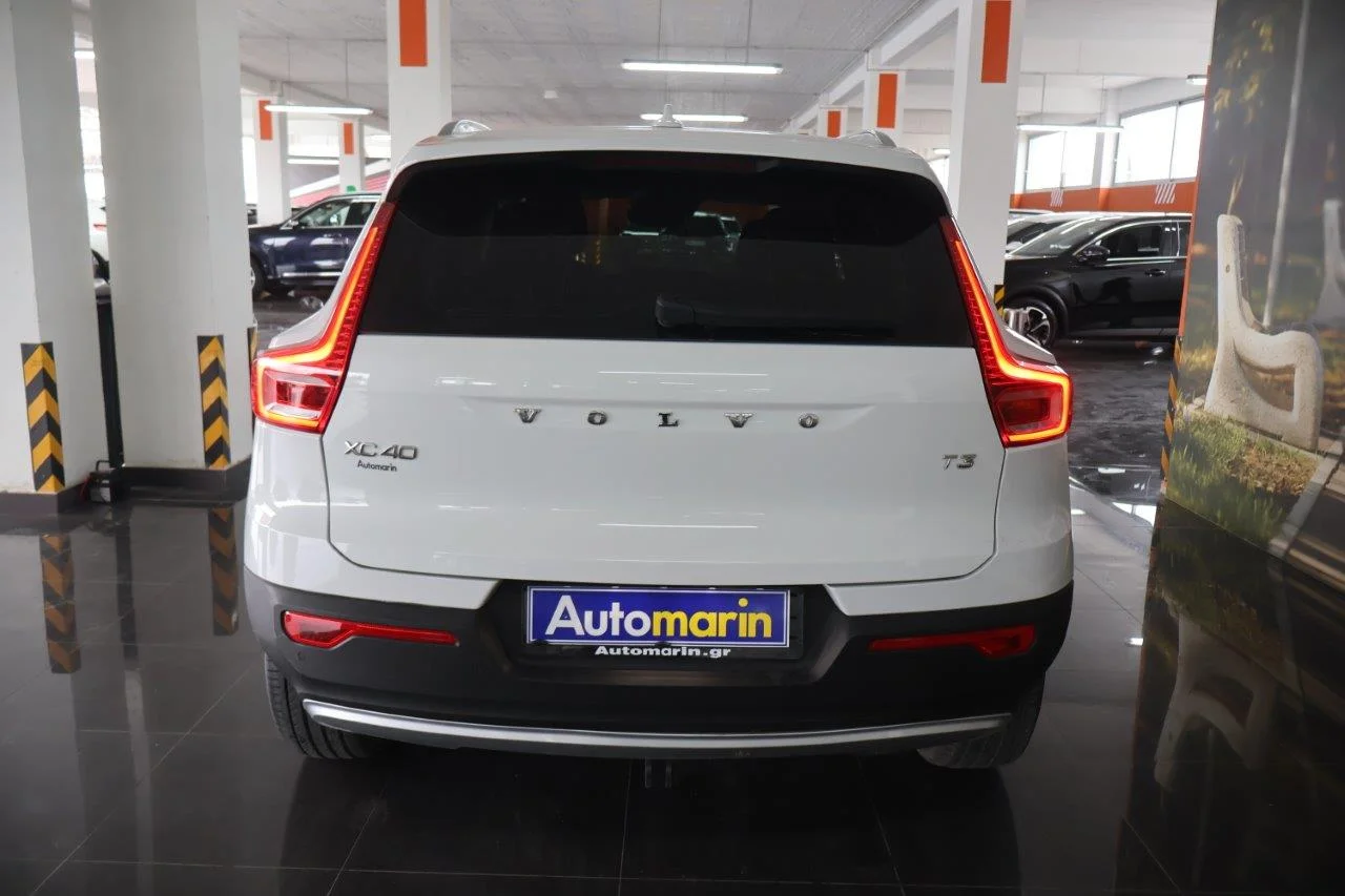 Volvo XC40 - View model 5