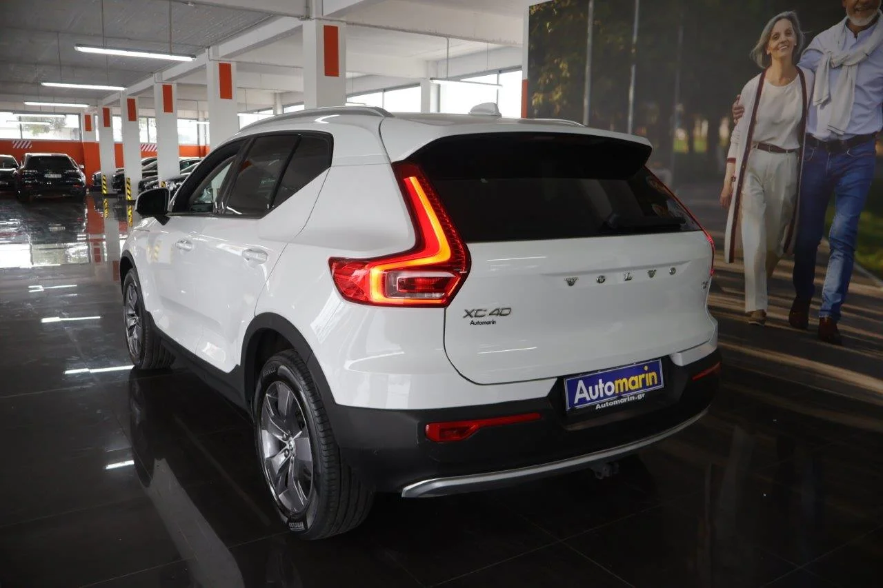 Volvo XC40 - View model 6