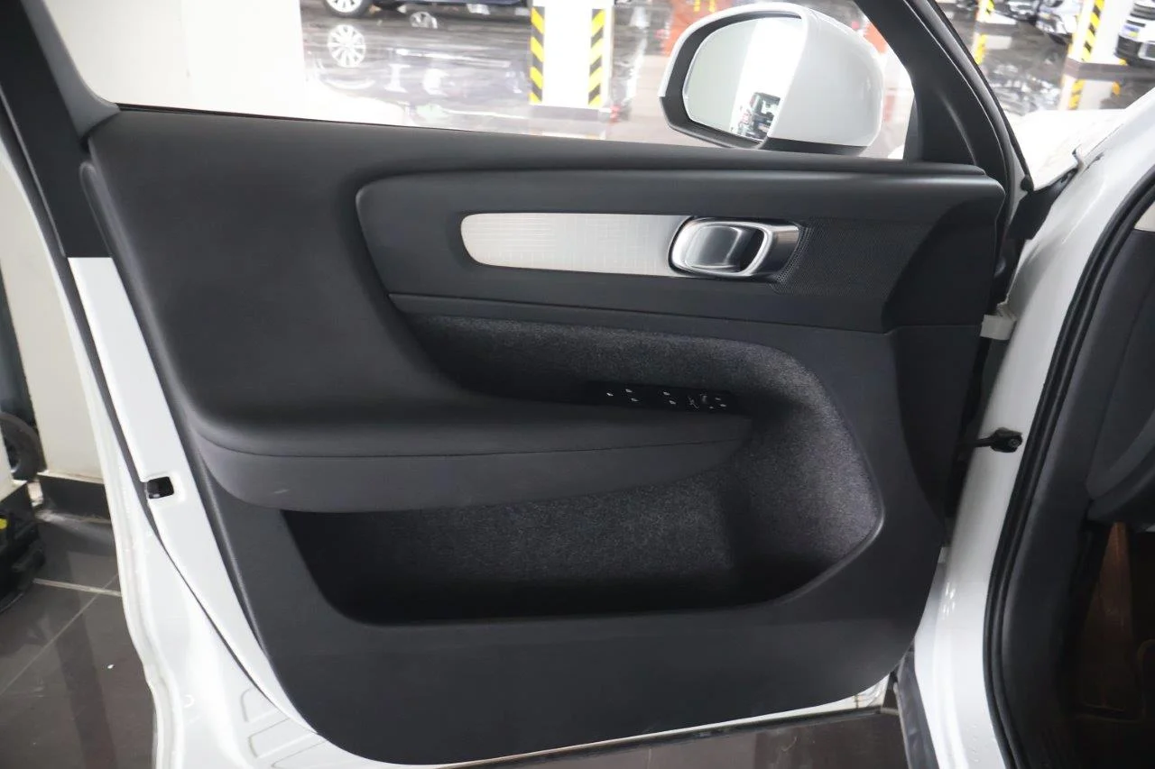 Volvo XC40 - View model 24