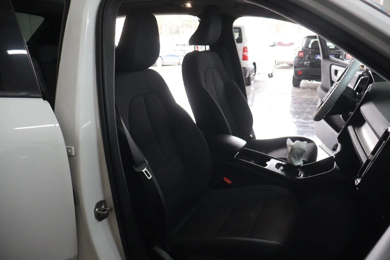 Volvo XC40 - View model 33