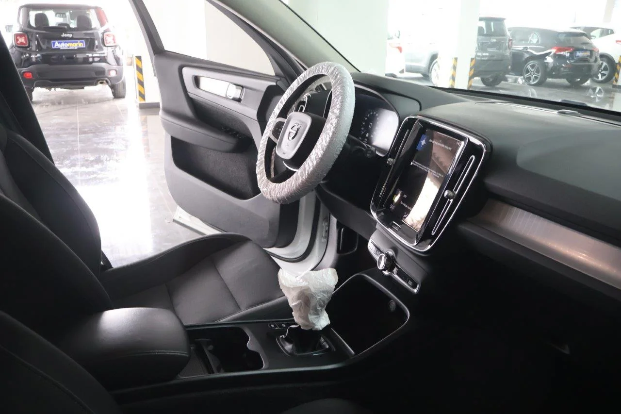 Volvo XC40 - View model 34
