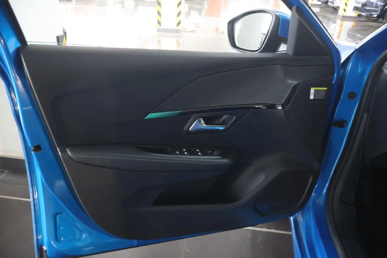 Peugeot 208 - View model 24
