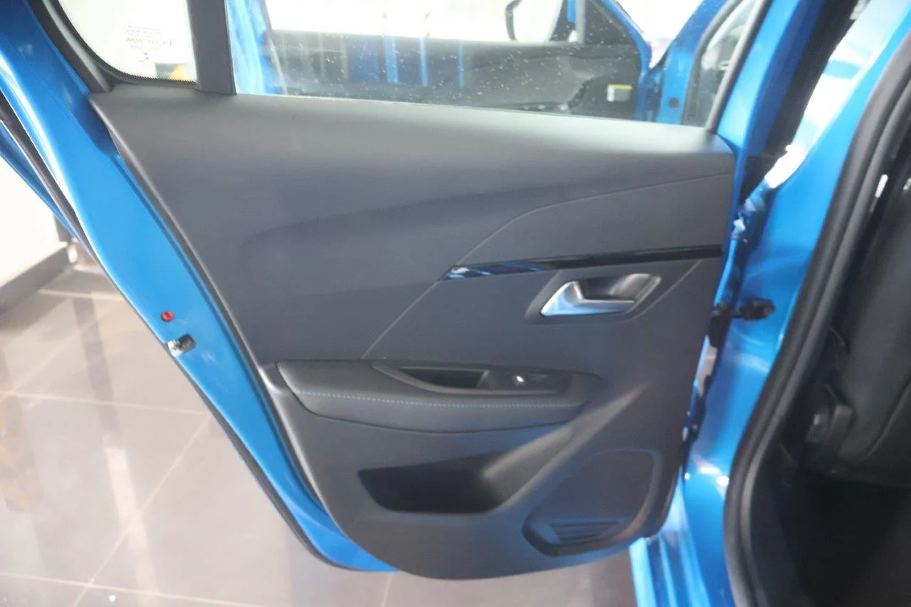 Peugeot 208 - View model 28