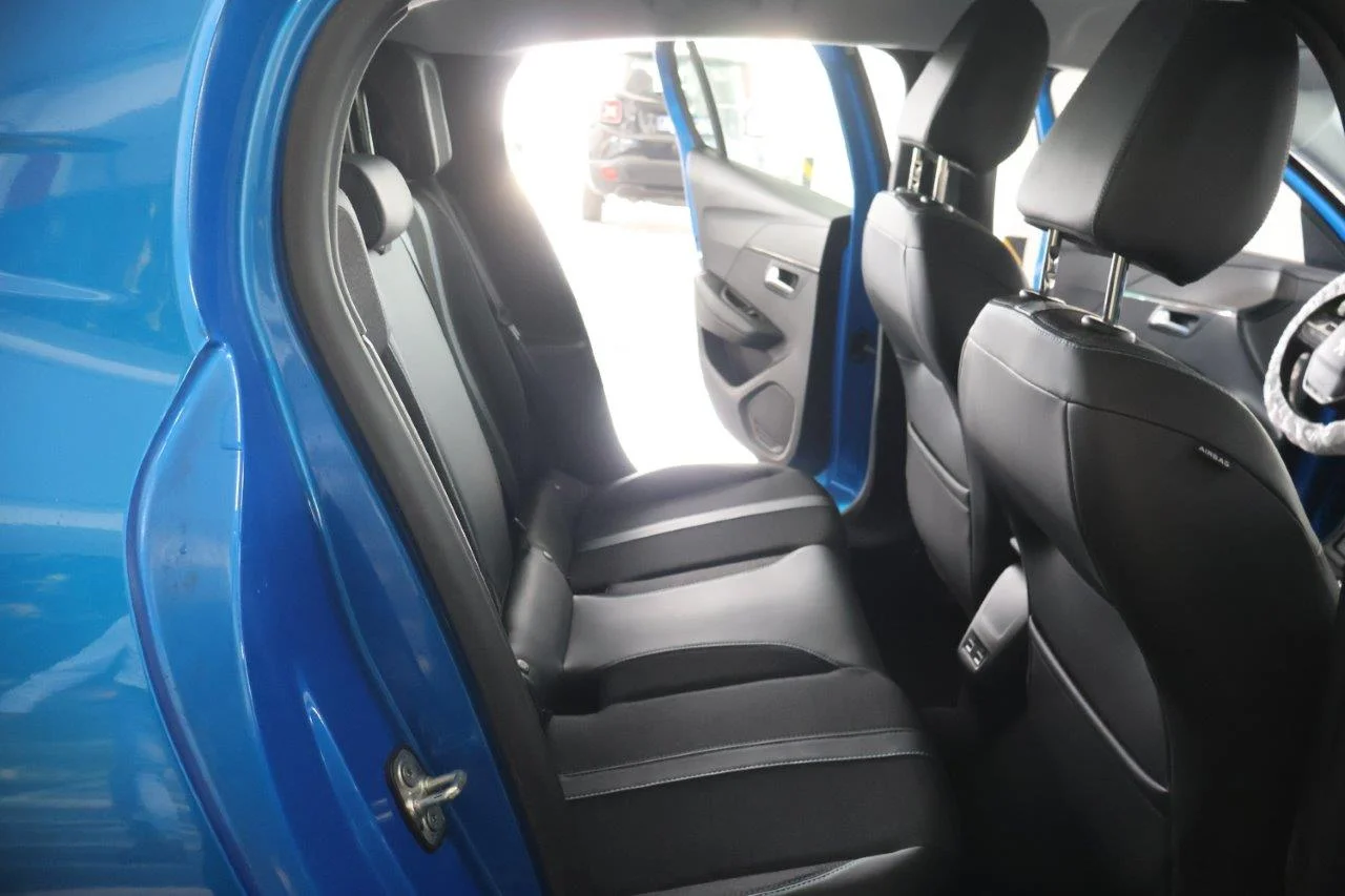 Peugeot 208 - View model 31