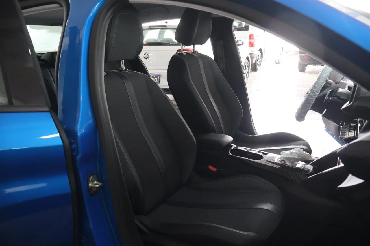 Peugeot 208 - View model 32