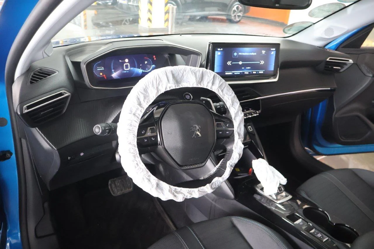 Peugeot 208 - View model 35