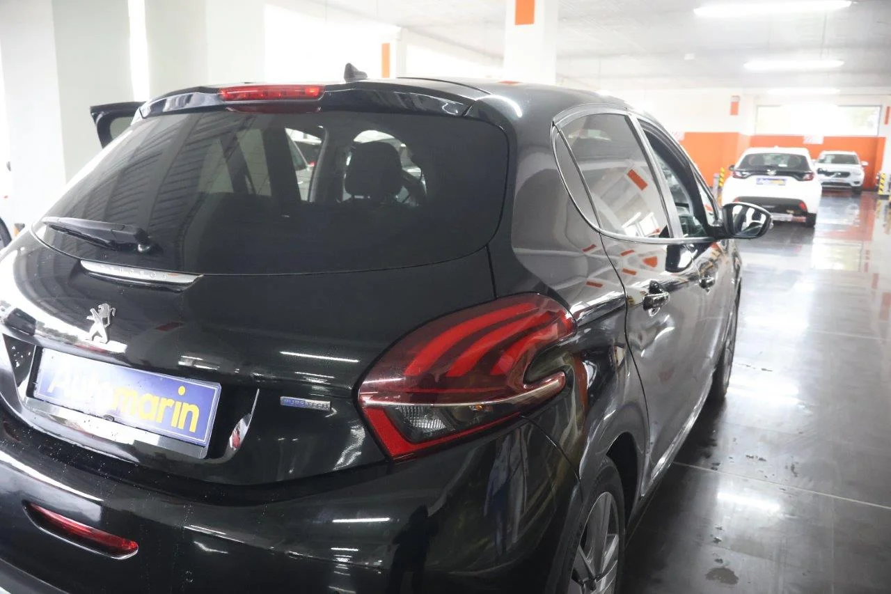 Peugeot 208 - View model 10