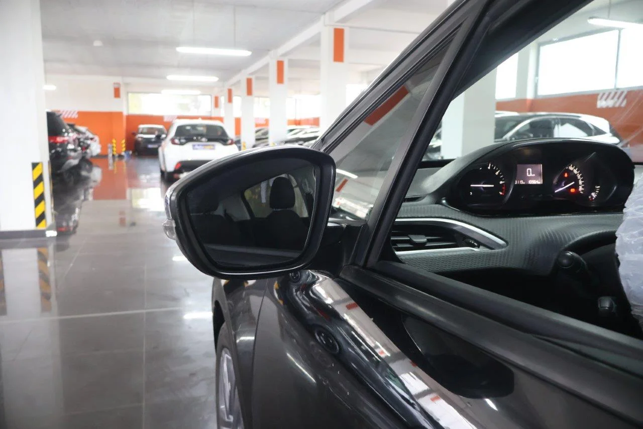 Peugeot 208 - View model 15
