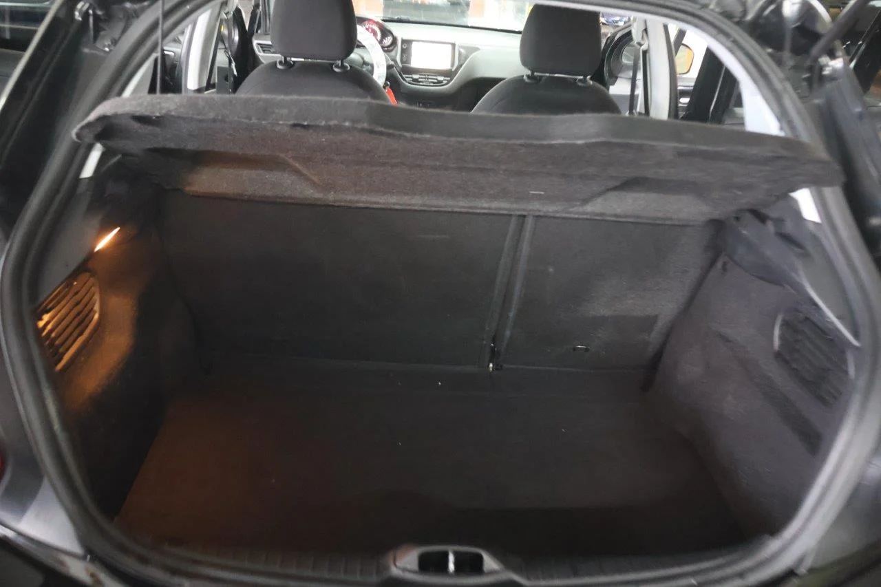 Peugeot 208 - View model 34